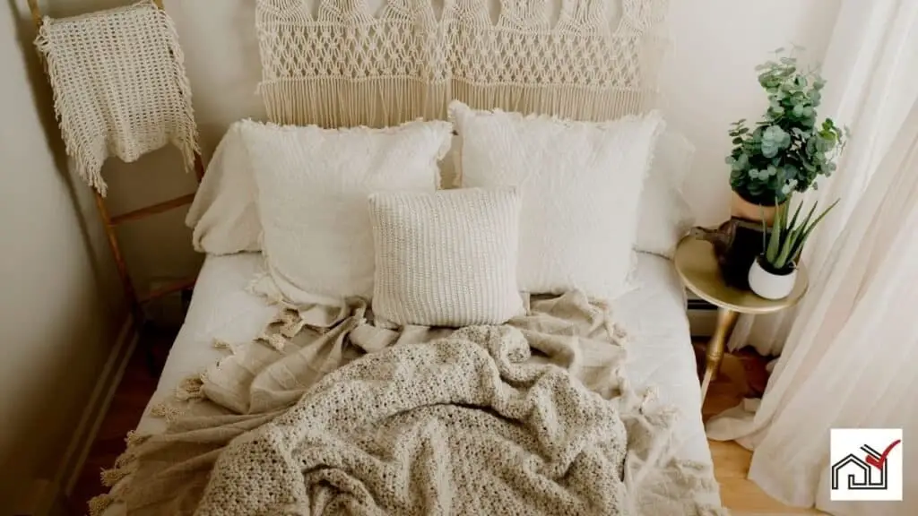 Queen bed in bedroom